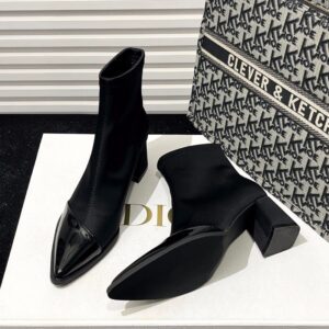 Womens Plus-Size Pointed-Toe Ankle Boots