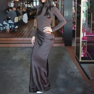 Women’s Crew-neck Long-sleeve Solid-color Dress