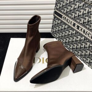 Womens Plus-Size Pointed-Toe Ankle Boots