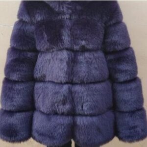 Women’s Fur Coat Is Popular In Europe And America