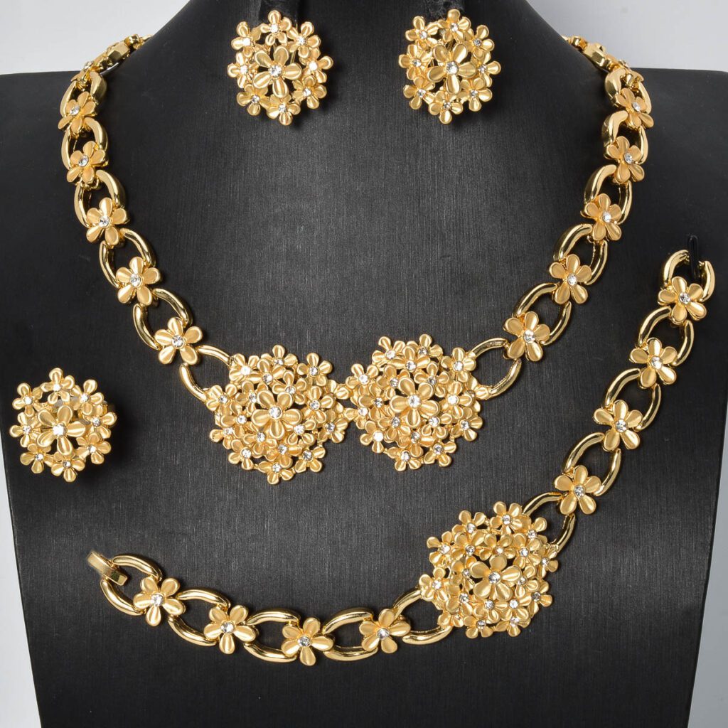 European And American Trendy Floral Jewelry Adorned With Diamonds