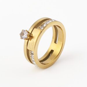 Ring That Doesnt Fade, Jewelry With Diamond-like Cubic Zirconia In A Row