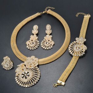 Dramatic Fan-shaped Flower Gold Pendant With Diamonds