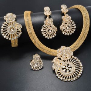 Dramatic Fan-shaped Flower Gold Pendant With Diamonds