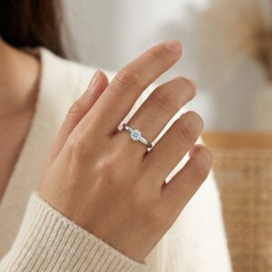 925 Sterling Silver Elegant Round Brilliant Solitaire Engagement Ring with Adjustable Sterling Silver Band