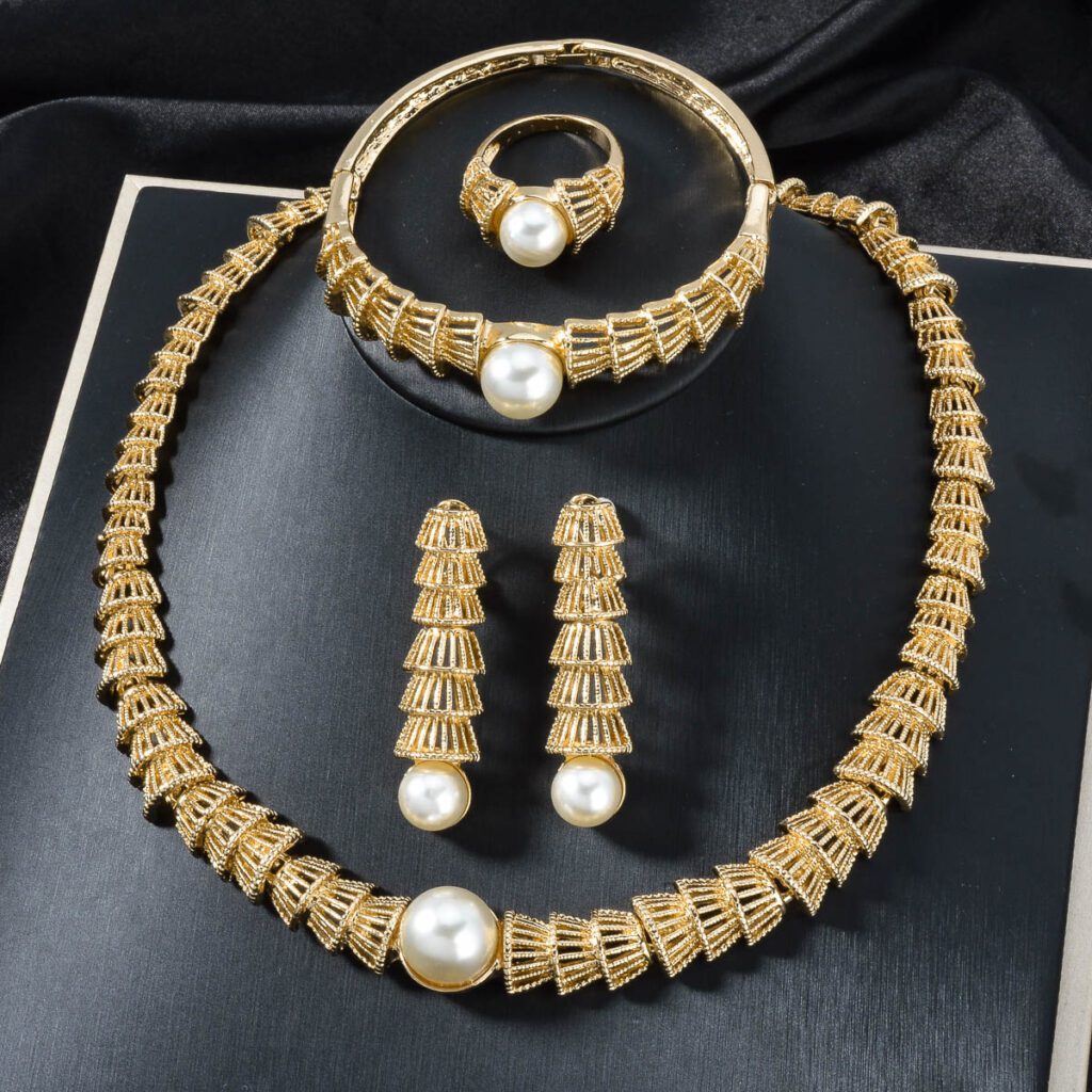 Vintage Jewelry Gold Hollow-Out Pearl Jewelry Four-Piece Set